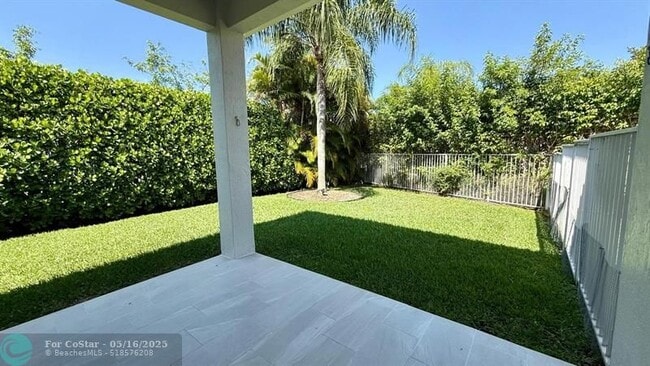 Foto del edificio - 522 Live Oak Ln