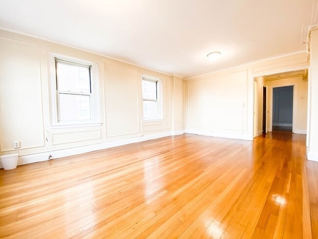 Building Photo - 1441 Beacon St