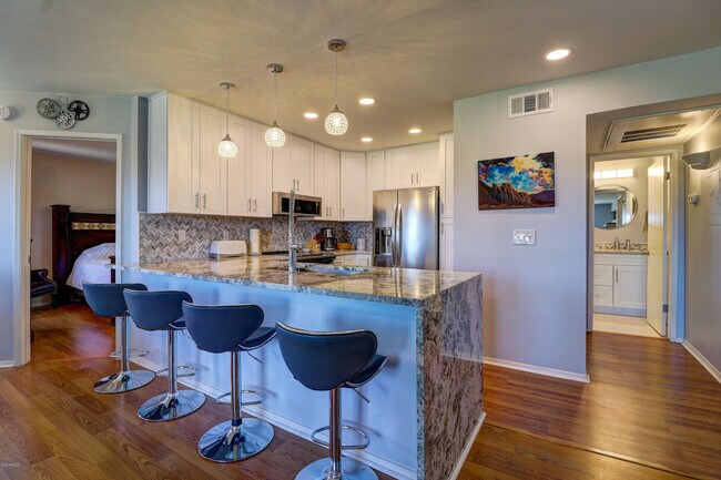 Building Photo - 4850 E Desert Cove Ave