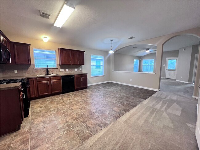 Building Photo - 11750 Pinemeade Ln