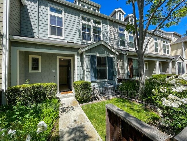 Building Photo - 679 Montara Terrace