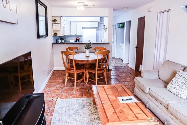 Foto del edificio - 2228 SW 39th Dr