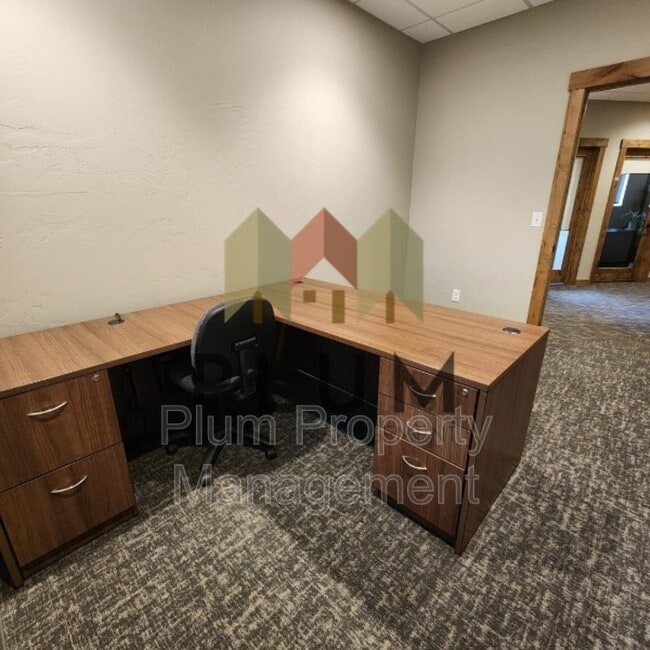 Building Photo - 425 N 5th St W