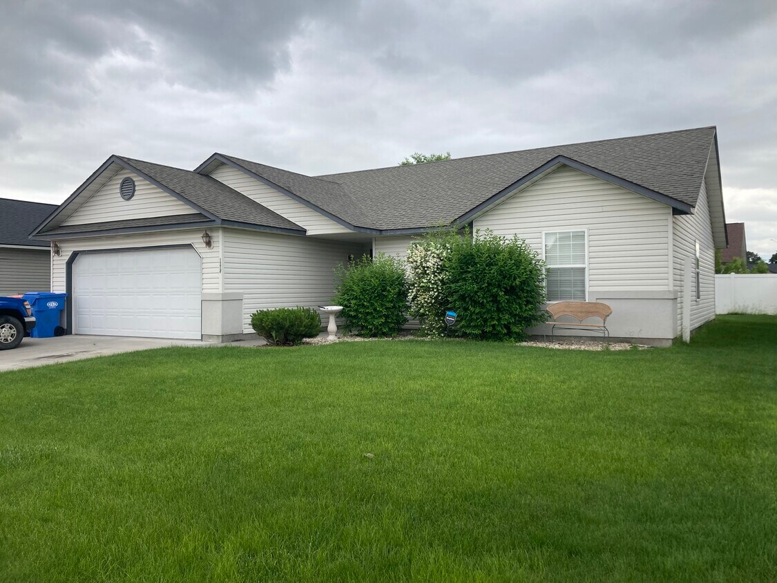 1005 Caswell Ave W, Twin Falls, ID 83301 House Rental in Twin Falls