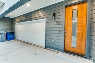 Building Photo - 3812 San Jacinto St