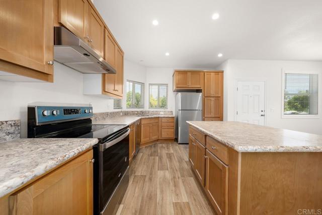 Building Photo - 13444 Jamul Dr