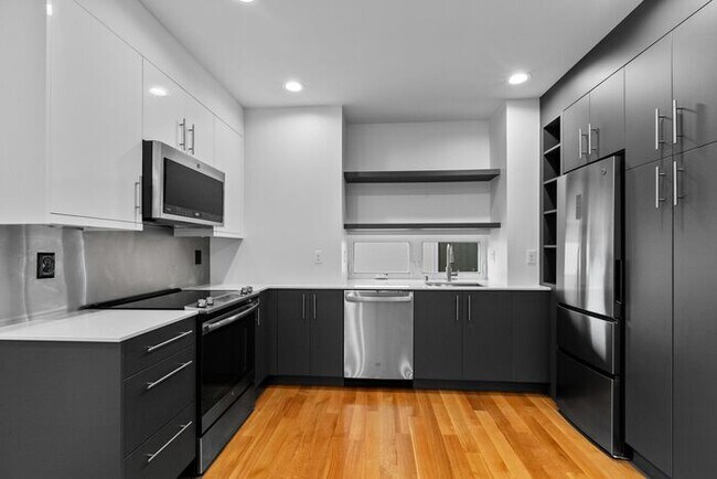 Foto del edificio - Sweet Ultra-Modern Air-Conditioned West Se...