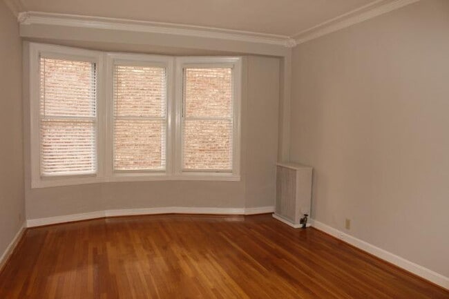Building Photo - bedroom in San Francisco CA 94109