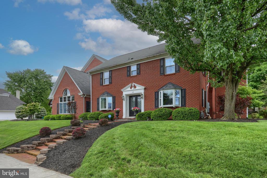 Foto principal - 227 Homestead Rd