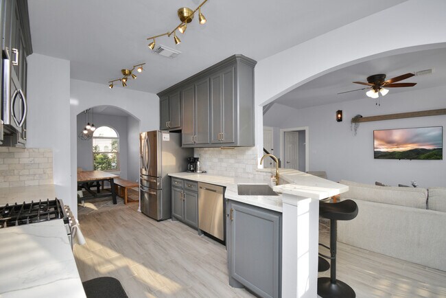 Building Photo - 7519 Woodland Gate Dr