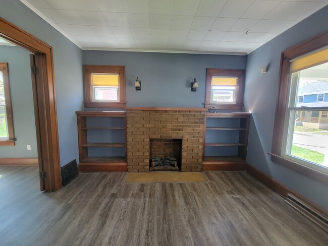 Building Photo - 1450 Downing Ct NE