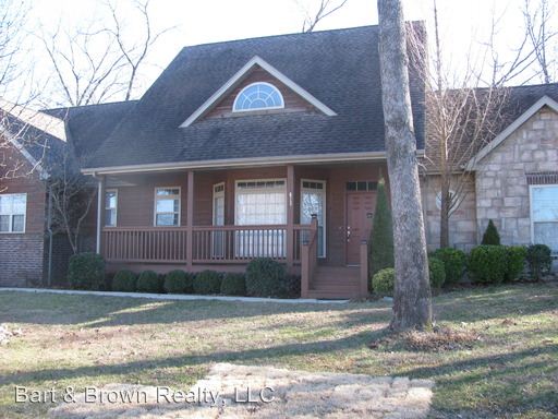 Building Photo - 613 Crossing Dr