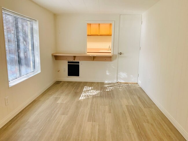 Foto del edificio - 1BD/1BA LA JOLLA COTTAGE ACROSS FROM WINDANSEA! AVAILABLE JUNE FOR $2,895/mo!