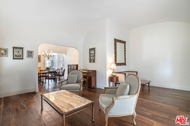 Foto del edificio - 106 N Citrus Ave