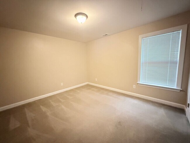 Foto del edificio - 4073 Landover Ln