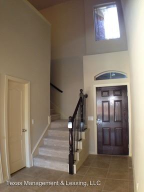 Building Photo - 1849 Valencia Dr