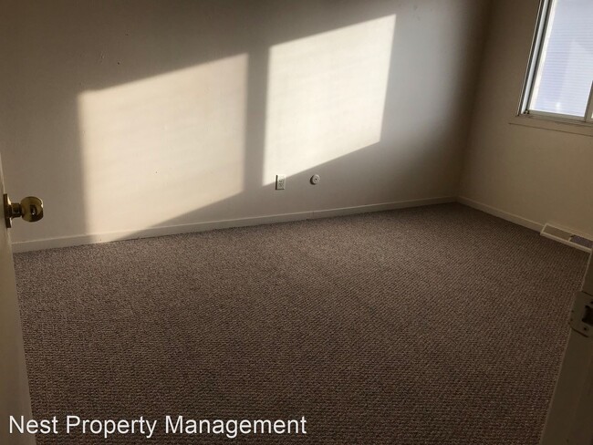 Building Photo - 402 Betsy Ross Pl