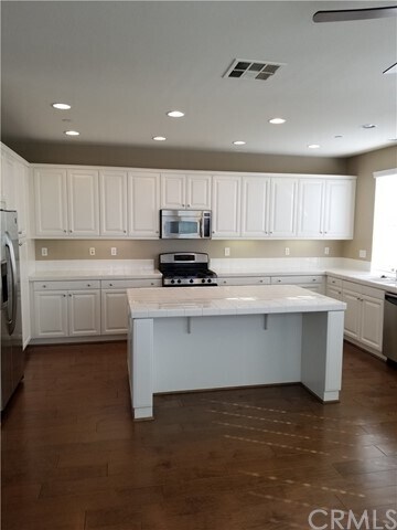 Building Photo - 2147 Cittadin Dr