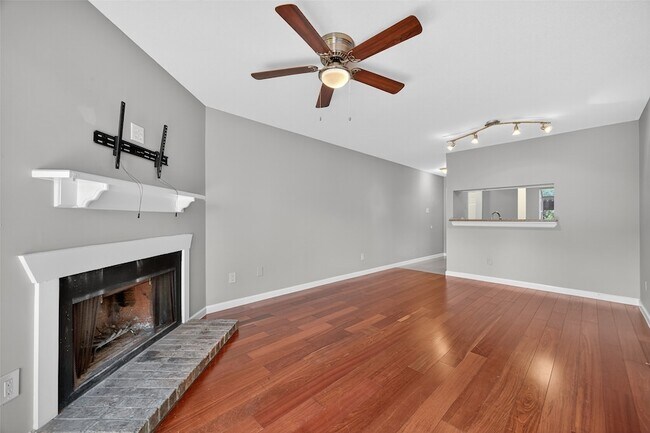 Foto del edificio - 18800 Egret Bay Blvd