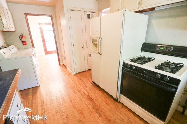 Building Photo - 3 br, 1 bath House - 1106 Woodland St.