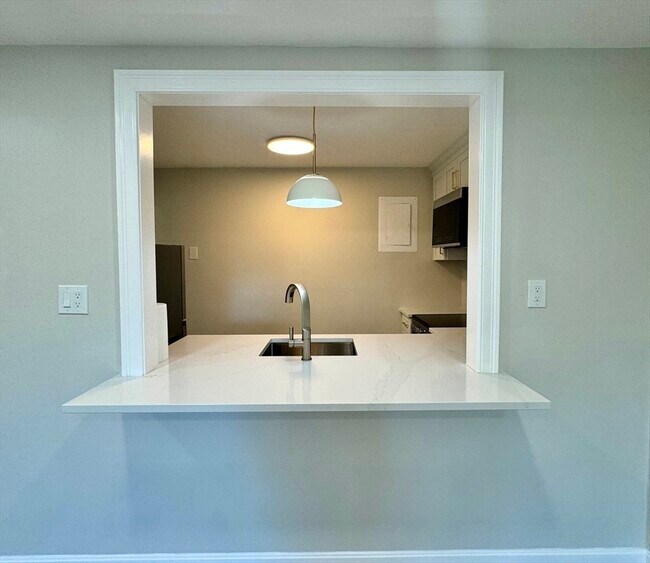 12 Pond Ln Unit 40, Arlington, MA 02474 Condo for Rent in Arlington