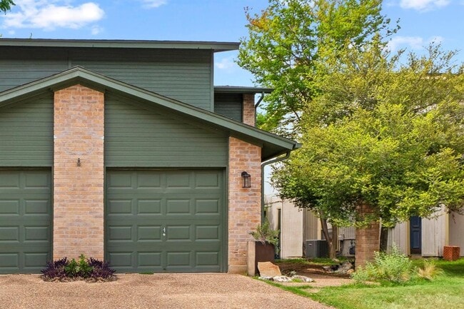Building Photo - 6414 Westside Dr