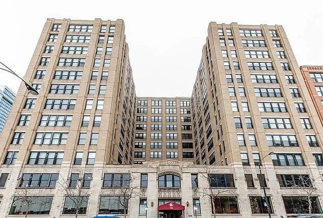 Building Photo - 728 W Jackson Blvd
