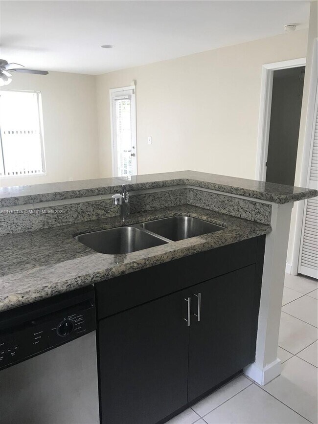 Building Photo - 4088 N Pine Island Rd