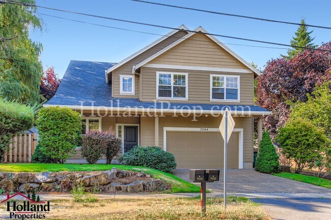 Building Photo - Modern Comfort Meets Urban Convenience in ...