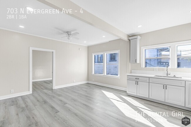 Building Photo - 703 N Evergreen Ave
