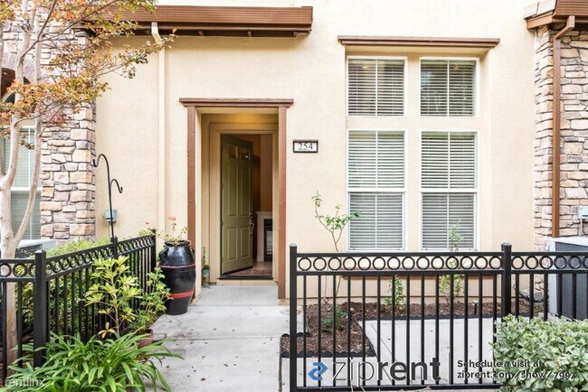 Foto del edificio - 3 br, 2.5 bath Townhome - 254 Fringe Tree ...