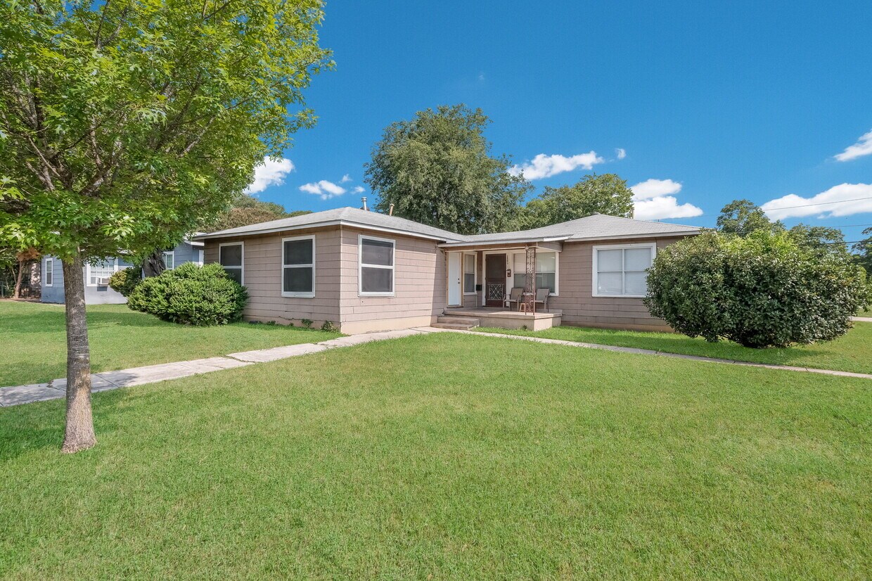 1503 Donaldson Ave, San Antonio, TX 78228 Townhome Rentals in San