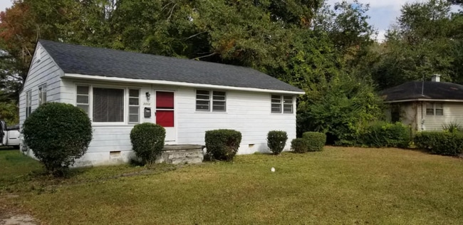 Building Photo - 2312 Briarfield Rd