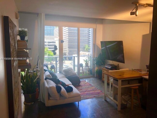 Foto del edificio - 151 SE 1st St