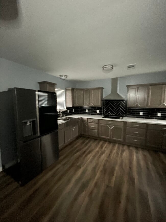 Foto del edificio - 2478 San Jacinto St