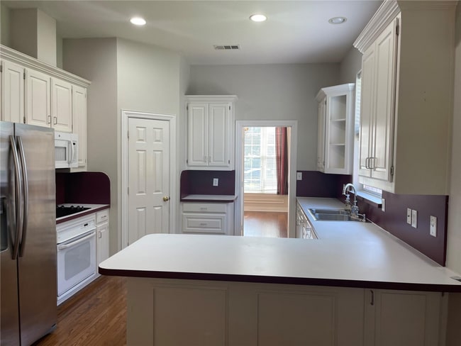 Building Photo - 716 Ticonderoga Dr