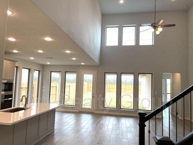 Building Photo - 8806 Morning Glow Dr