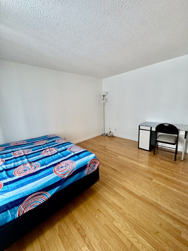 Building Photo - 412 Rue Murphy