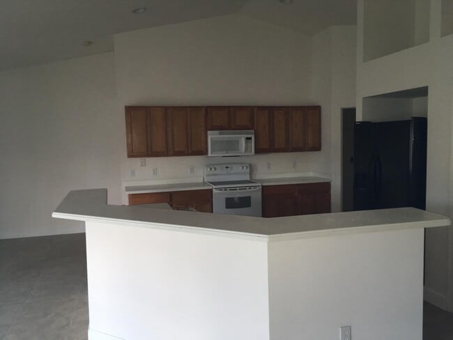 Building Photo - 785 SW Arkansas Terrace