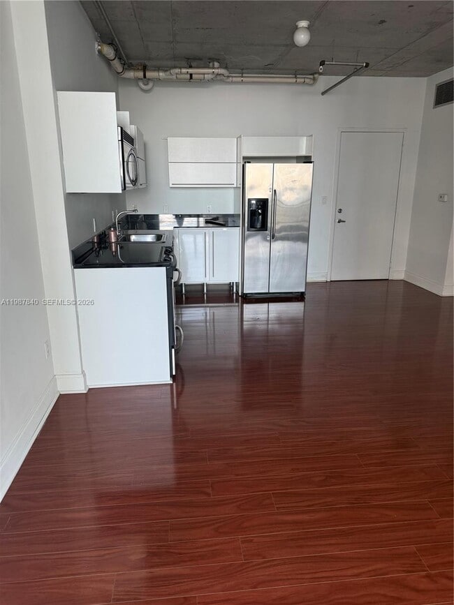 Building Photo - 690 SW 1st Ct