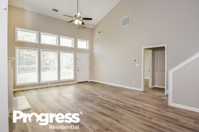 Building Photo - 3352 Briaroak Dr