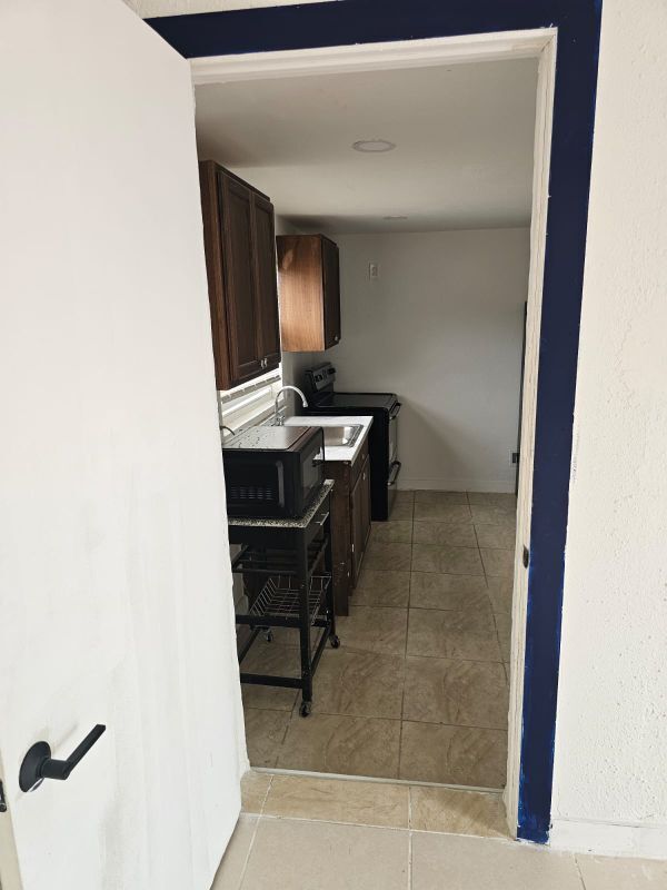 Foto del edificio - 18500 NW 8th Rd