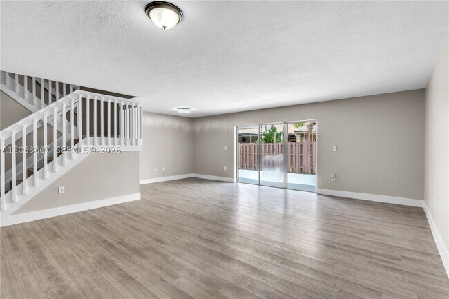 Foto del edificio - 7463 SW 164th Ave
