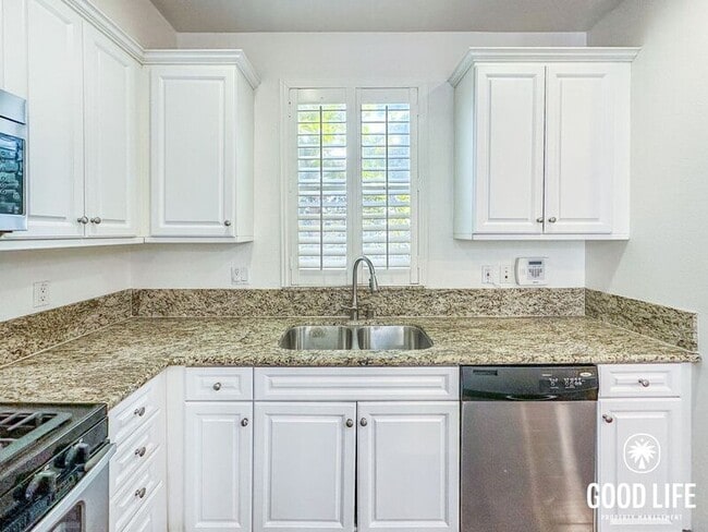 Building Photo - 1823 Peach Ct