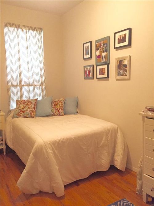 Building Photo - 596 3rd Ave