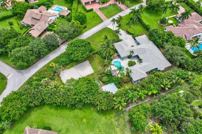 Foto del edificio - 8634 Sawpine Rd