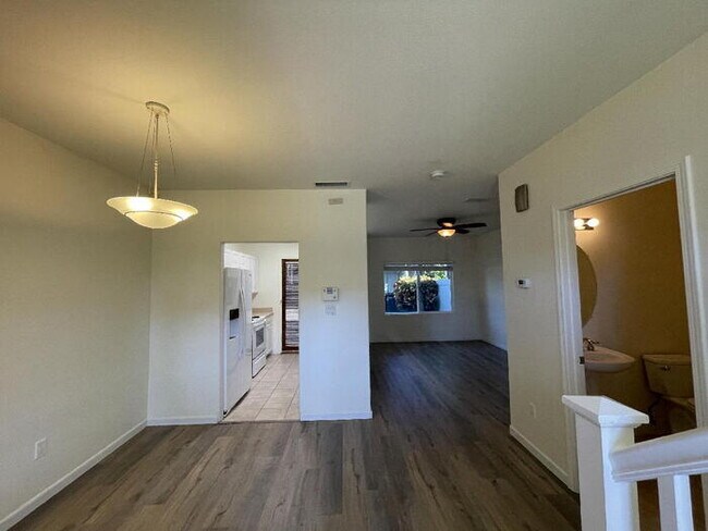 Building Photo - KE AINA KAI @ OCEAN POINTE 2/2.5/2 central...