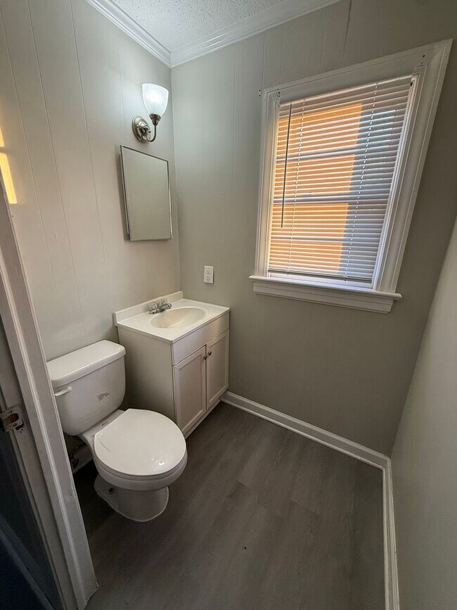 Foto del edificio - 208 Anderson St