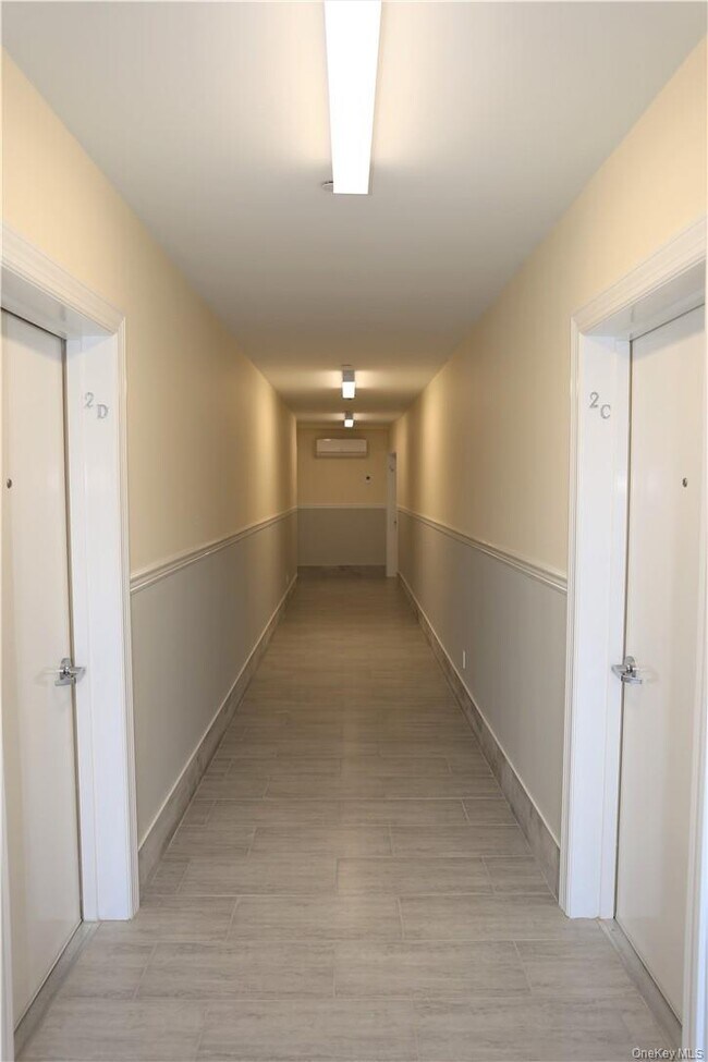 Foto del edificio - 23 E Main St