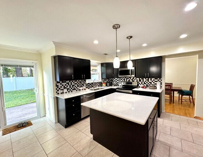 Foto del edificio - 3917 Larchwood Dr